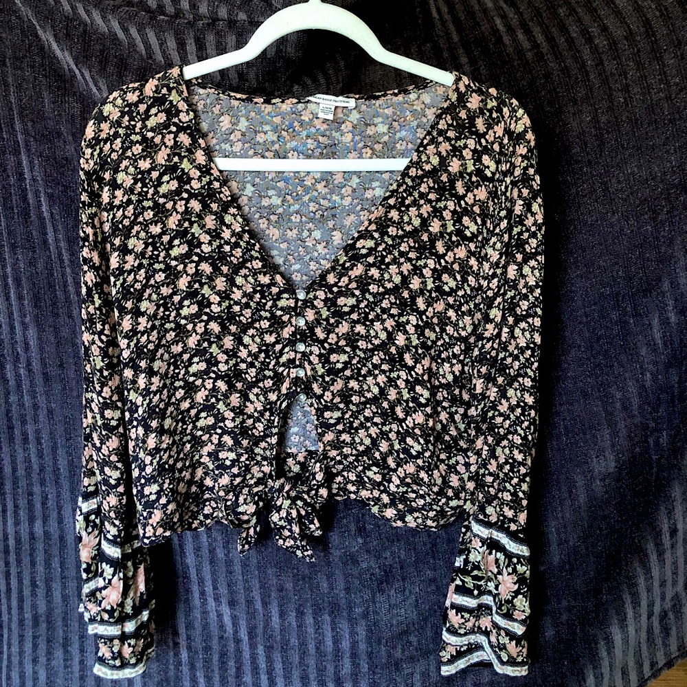 American eagle boho floral top. Size large.